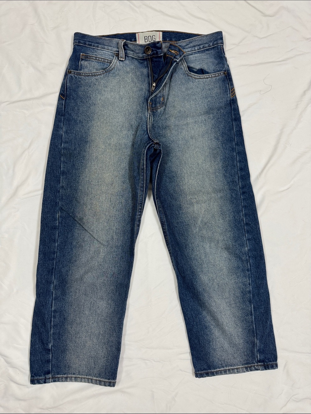BDG Relaxed Straight Jeans in Medium Blue Wash